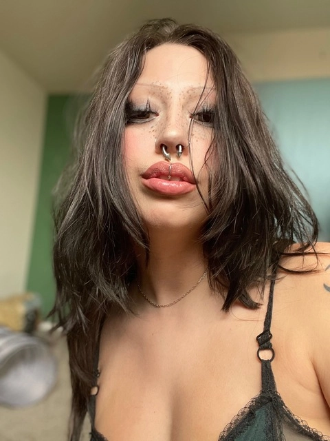 MIA VORE OnlyFans Picture