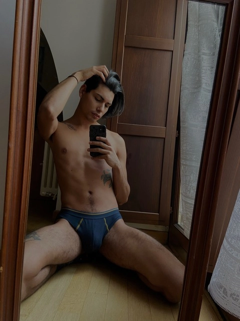 Juan Escobar OnlyFans Picture