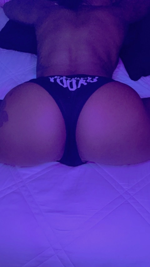 Simonee OnlyFans Picture