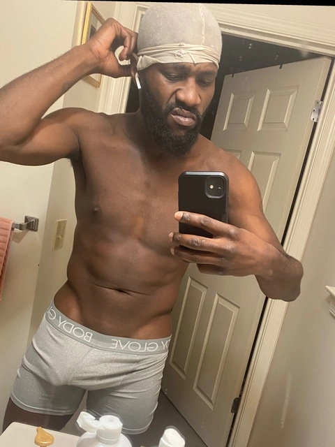WatchMeStrokeAndBust🍆🍫🤫🤤😜 OnlyFans Picture