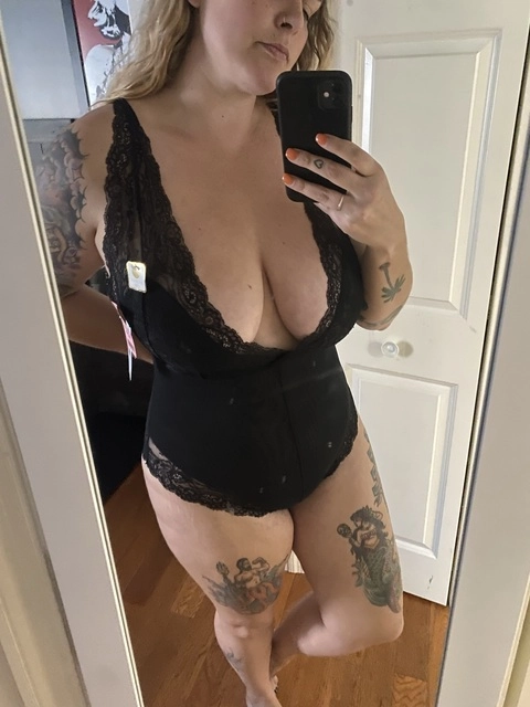 Voluptuous Vixen 🖤 OnlyFans Picture