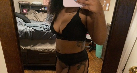 Simonee_ OnlyFans Picture