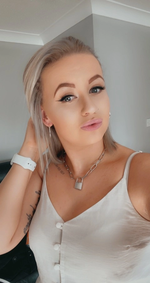 Linzi___ OnlyFans Picture