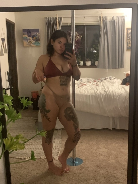 Juicy OnlyFans Picture