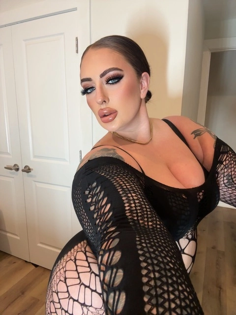 Miss Thick N Tatted ? OnlyFans Picture