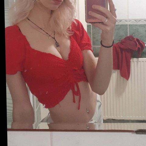 space_girlx OnlyFans Picture