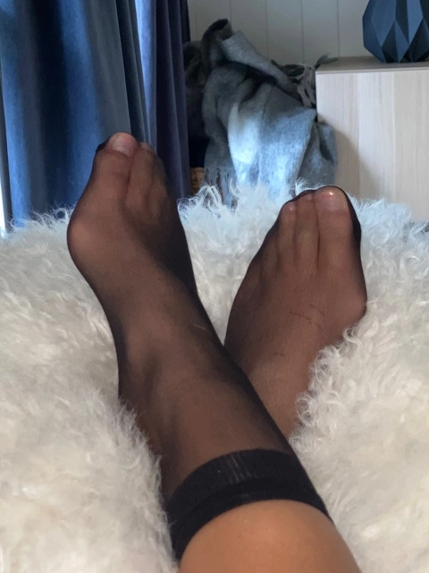 FlexFeet-Marie OnlyFans Picture