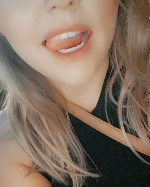 Lily OnlyFans Picture