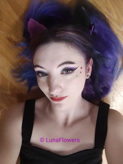 Luna Flowers OnlyFans Picture