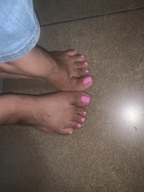 Cute feet OnlyFans Picture