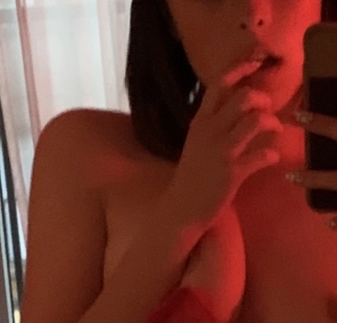 Giselle B. OnlyFans Picture