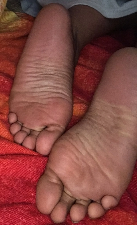 Toe-U OnlyFans Picture