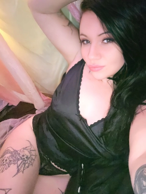 BellaZayy OnlyFans Picture