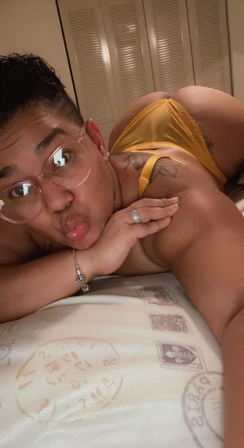 Queen Yasmely OnlyFans Picture