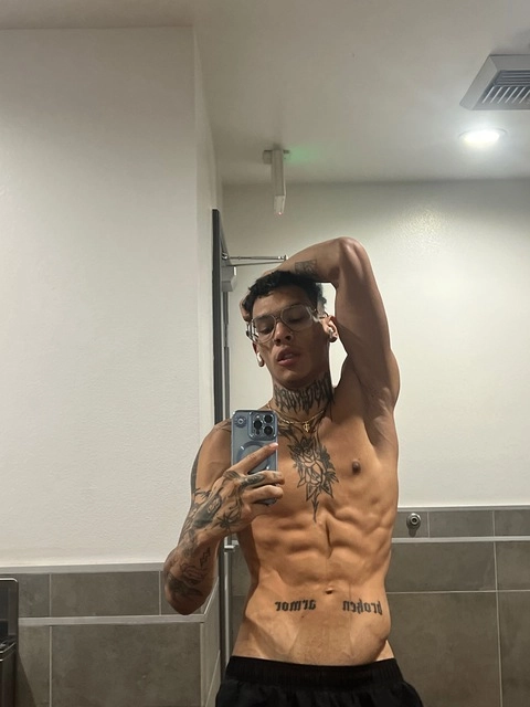 𝑻𝒚𝑻𝒚 OnlyFans Picture