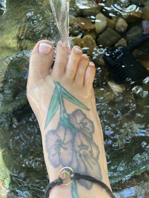 Texas_pretty_toes OnlyFans Picture