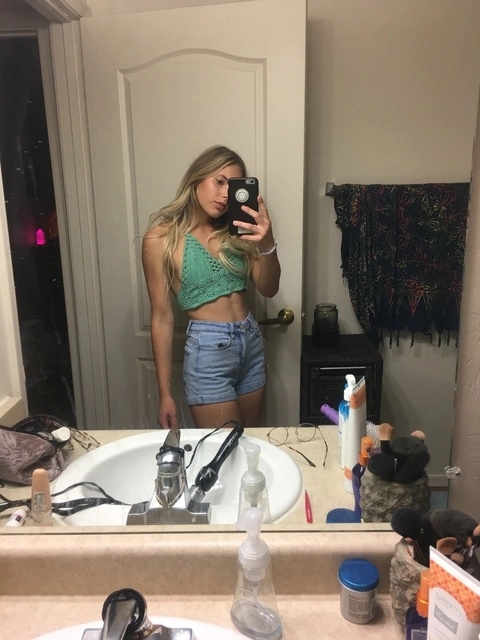 ? laur ? OnlyFans Picture