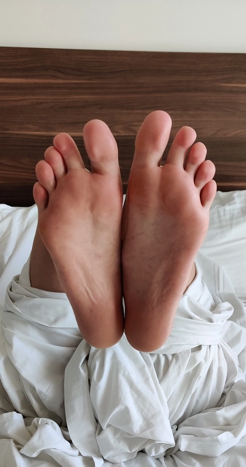 FionaLeet - foot fetish page