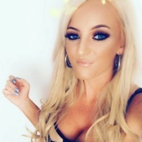 MancBlondie OnlyFans Picture