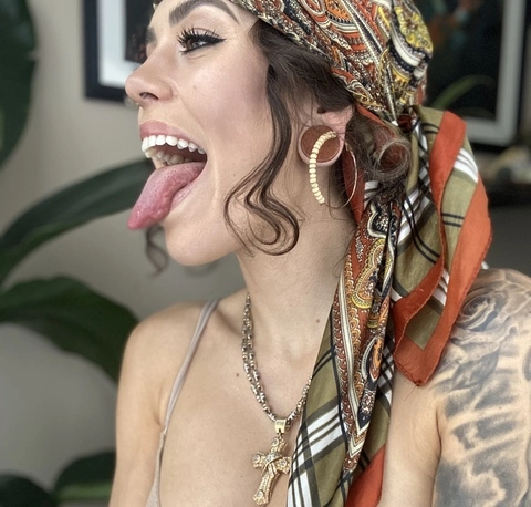 Tongue Exxxpert OnlyFans Picture