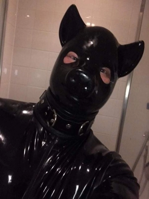 RUBBER CIGAR PIG OnlyFans Picture