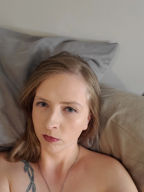 Emilie Page OnlyFans Picture
