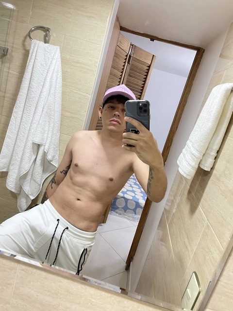 Mateo Bustamante OnlyFans Picture