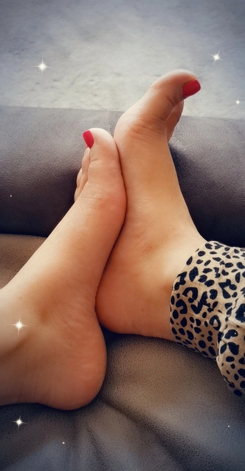 Naughty Katrina Feet OnlyFans Picture