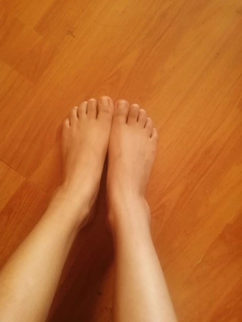 Antonella Feet