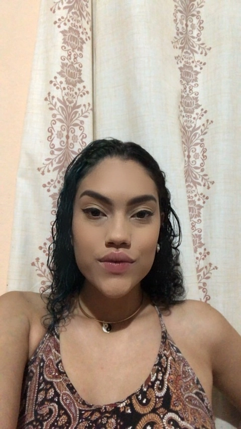 Julia Gomes OnlyFans Picture