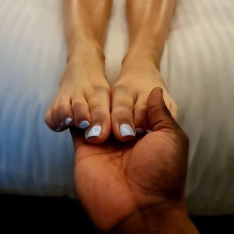 Toes Before Bros 👣👅 OnlyFans Picture