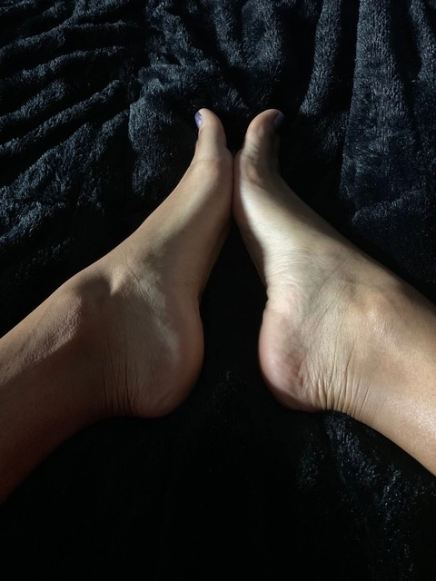 Hot Freaky Feet OnlyFans Picture