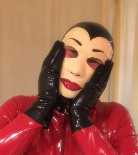 Rubberdoll Lulu OnlyFans Picture