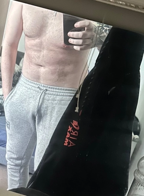 Seconds OnlyFans Picture