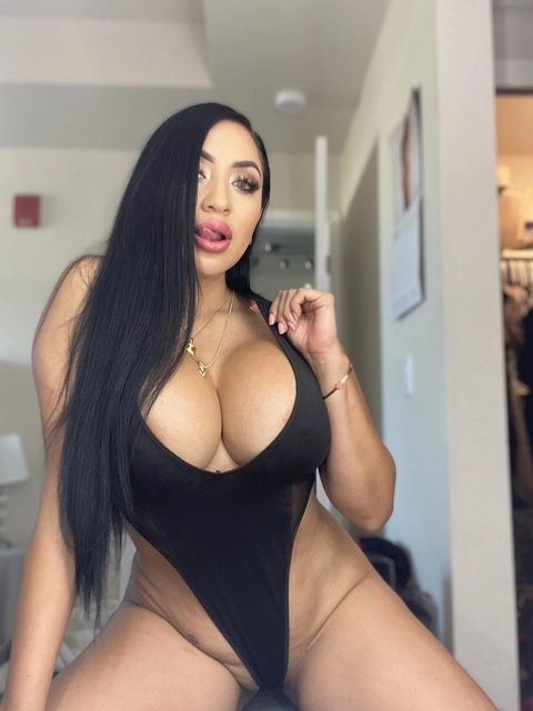 Queenbeeortega OnlyFans Picture