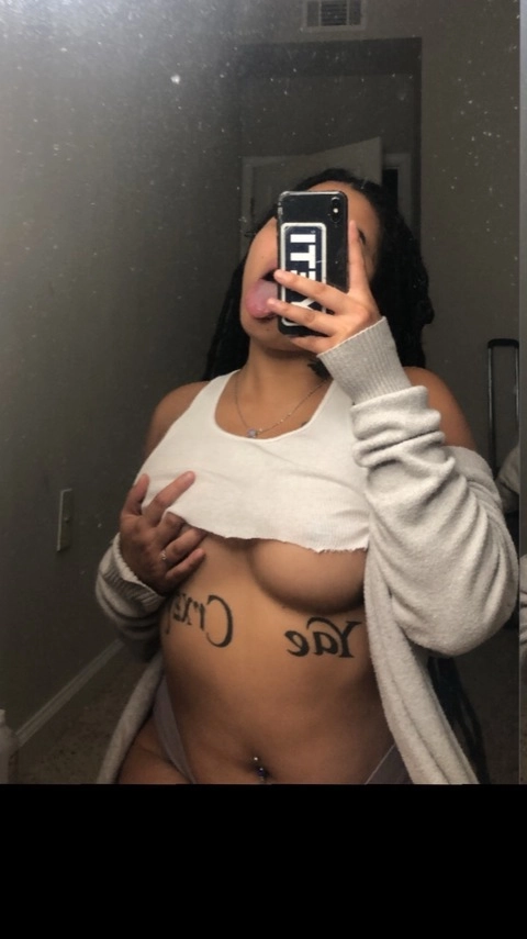 Honeyy OnlyFans Picture