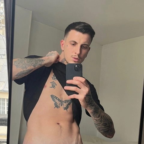 Mathieu OnlyFans Picture