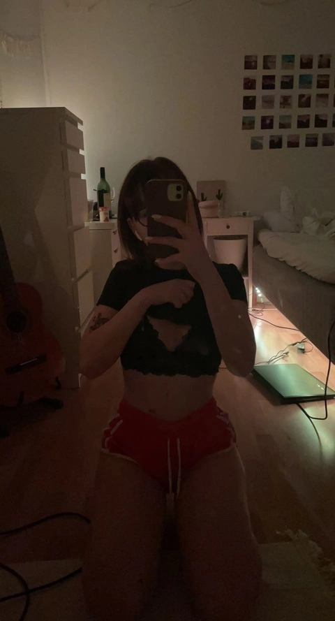 Emelie OnlyFans Picture