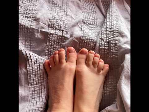 Lady Who Feets