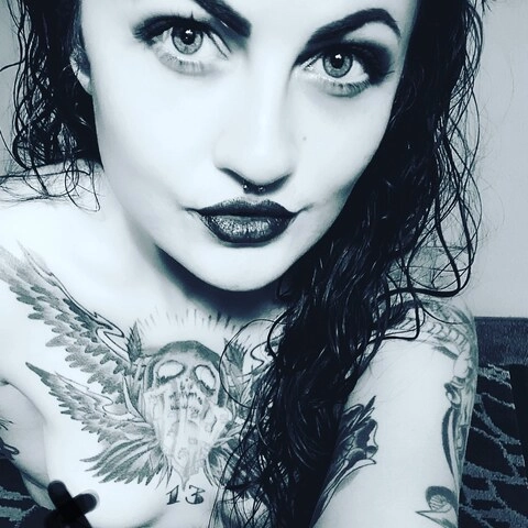 Goth Gamer Girl Free Requests OnlyFans Picture