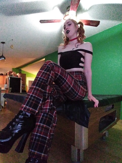 GingerGothMom OnlyFans Picture