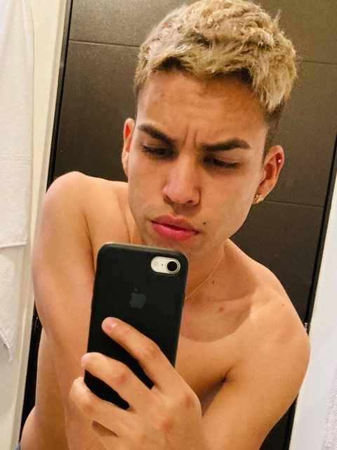Luis Spino OnlyFans Picture
