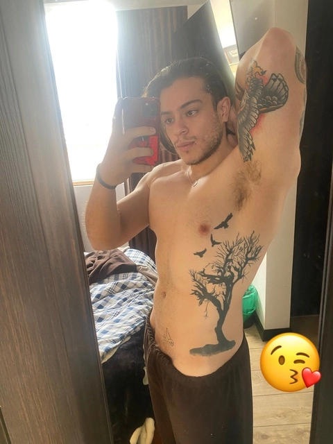 Rodrigo P OnlyFans Picture