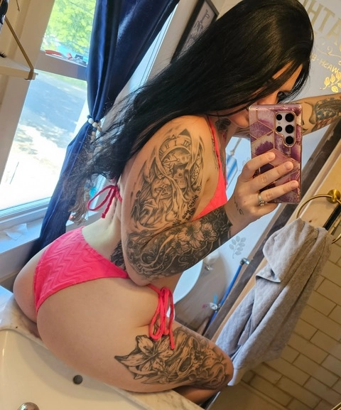 Inked.Mama.4 OnlyFans Picture