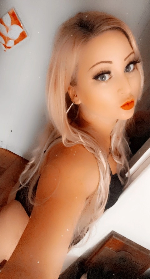 Lia 💕 OnlyFans Picture