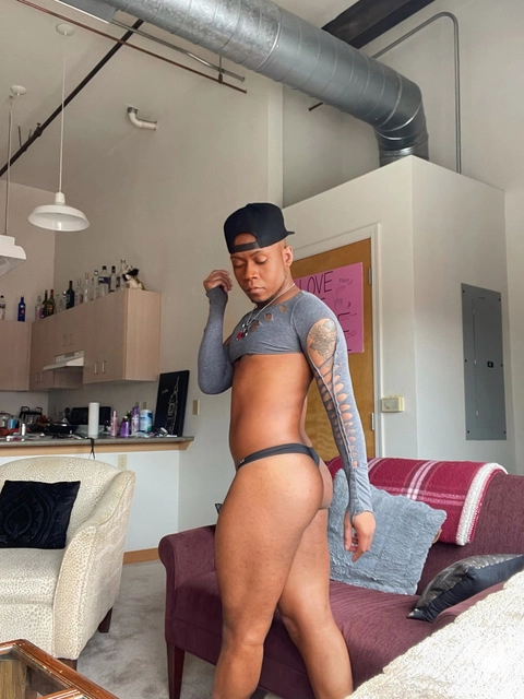 Frankie J. Andrews OnlyFans Picture