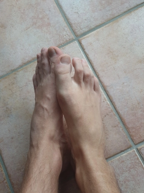 Feet Nigi
