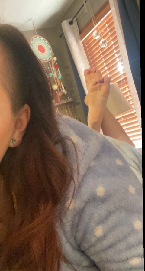 Barefoot Babe OnlyFans Picture