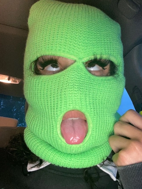 Green Masked Babe OnlyFans Picture