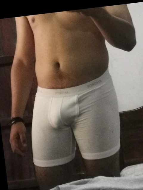 Catrachito OnlyFans Picture